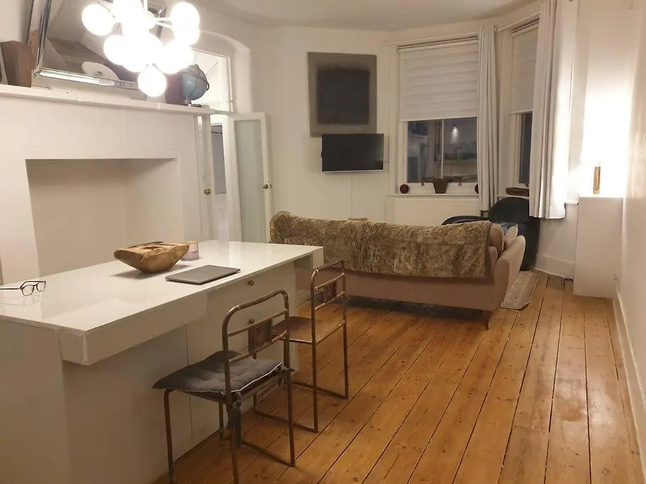 2 Large One Bed , Prime Location And Quiet Apartment Brighton 0*,
