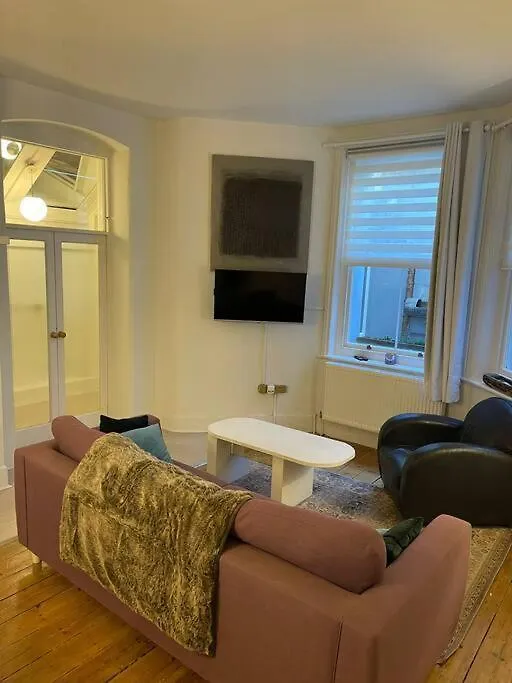 2 Large One Bed , Prime Location And Quiet Apartment Brighton