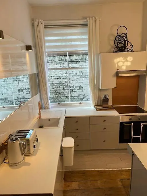 2 Large One Bed , Prime Location And Quiet Apartment Brighton