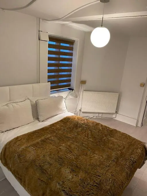 2 Large One Bed , Prime Location And Quiet Apartment Brighton