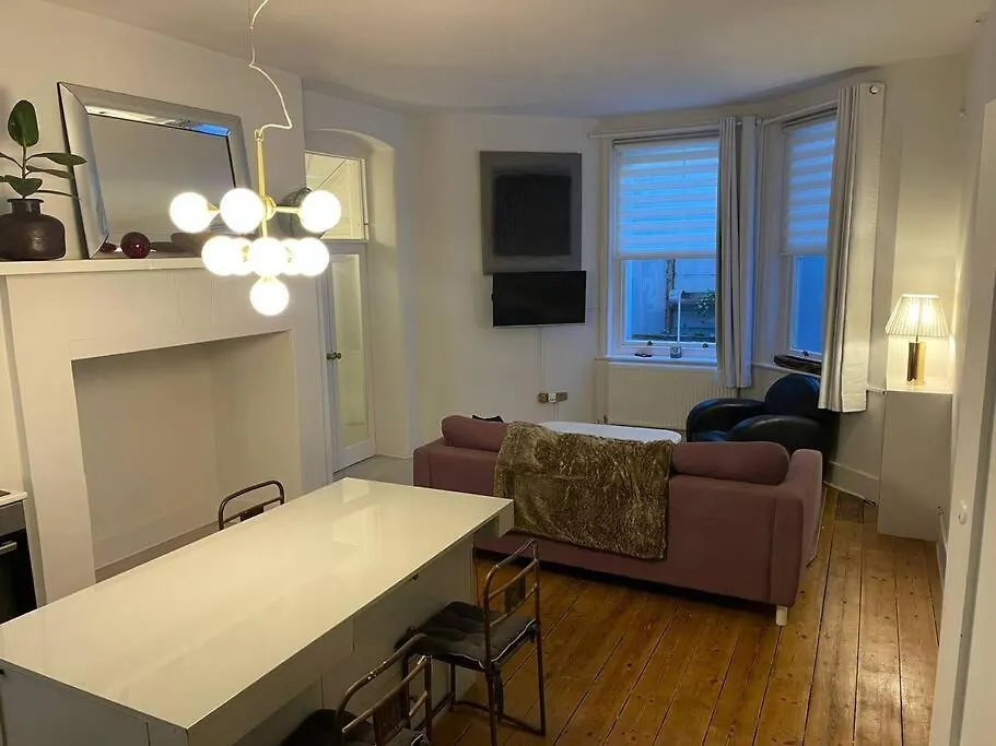 2 Large One Bed , Prime Location And Quiet Apartment Brighton
