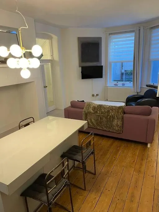 2 Large One Bed , Prime Location And Quiet Apartment Brighton