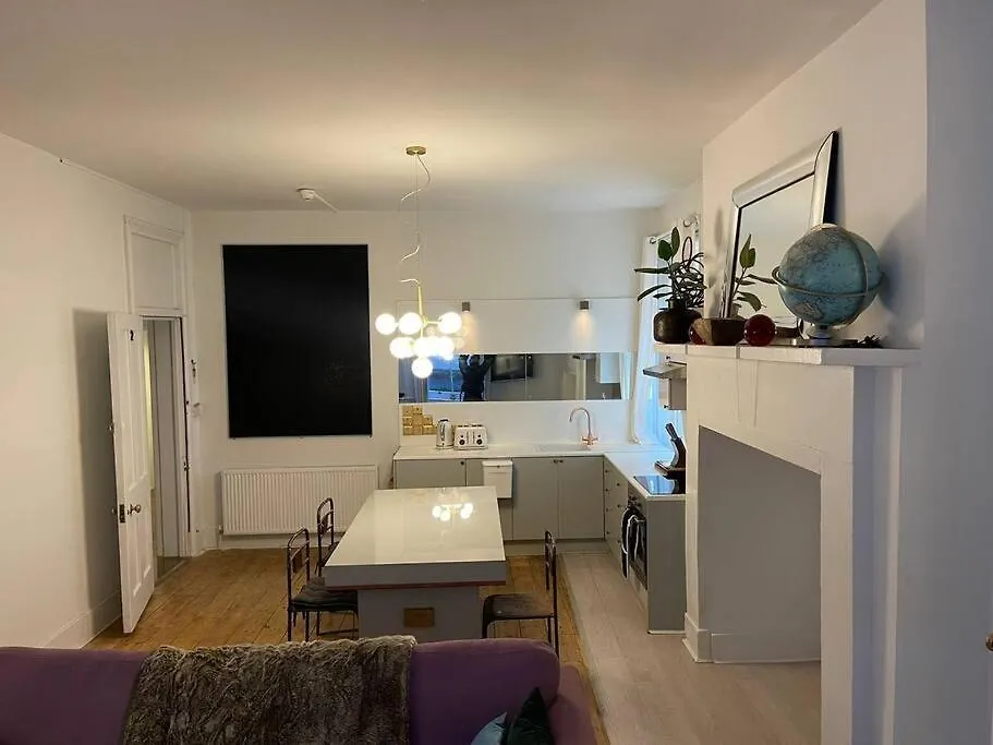 2 Large One Bed , Prime Location And Quiet Apartment Brighton